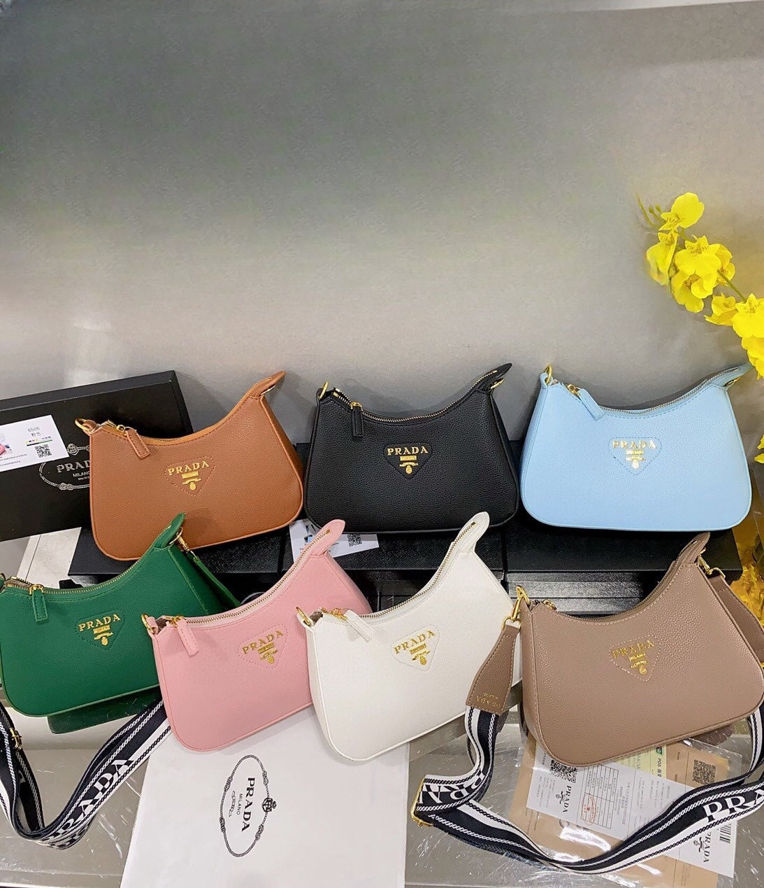 Colorful bags, do you have any colors you like? Very versatile, classic style.