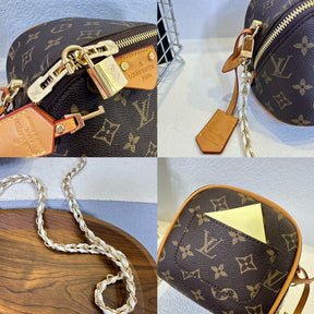 2024 New Release! Dual-tone color scheme ladies' chain bag, featuring a unique design and classic pattern, one of a kind.